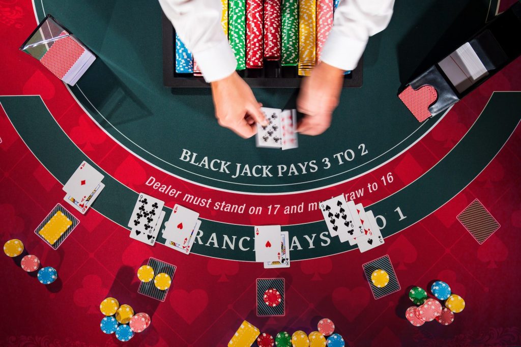 How to play an online blackjack game